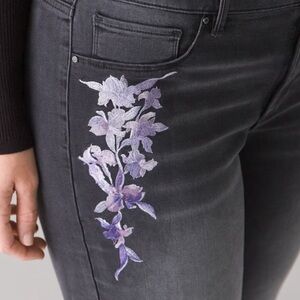 White House Black Market Mid-Rise Floral Embroidered Skinny Jeans Sz 0 Black 🍁